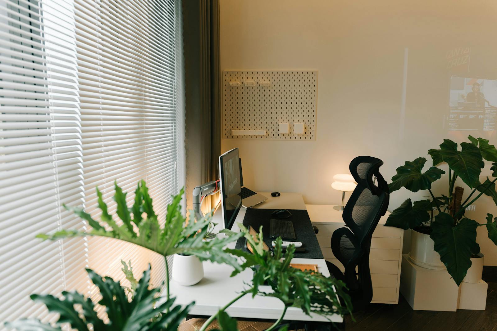 Singapore Office Owners: Why Deep Cleaning Boosts Productivity